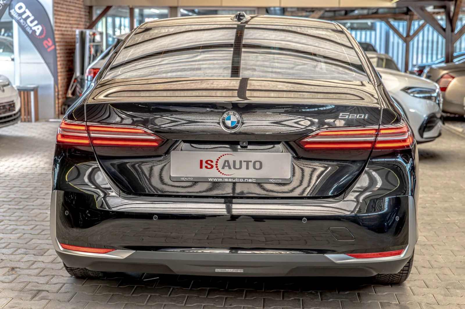 BMW 520 i/Ambient/Virtual/Active Guard/Adaptive Led/Pedest, снимка 4 - Автомобили и джипове - 54344699