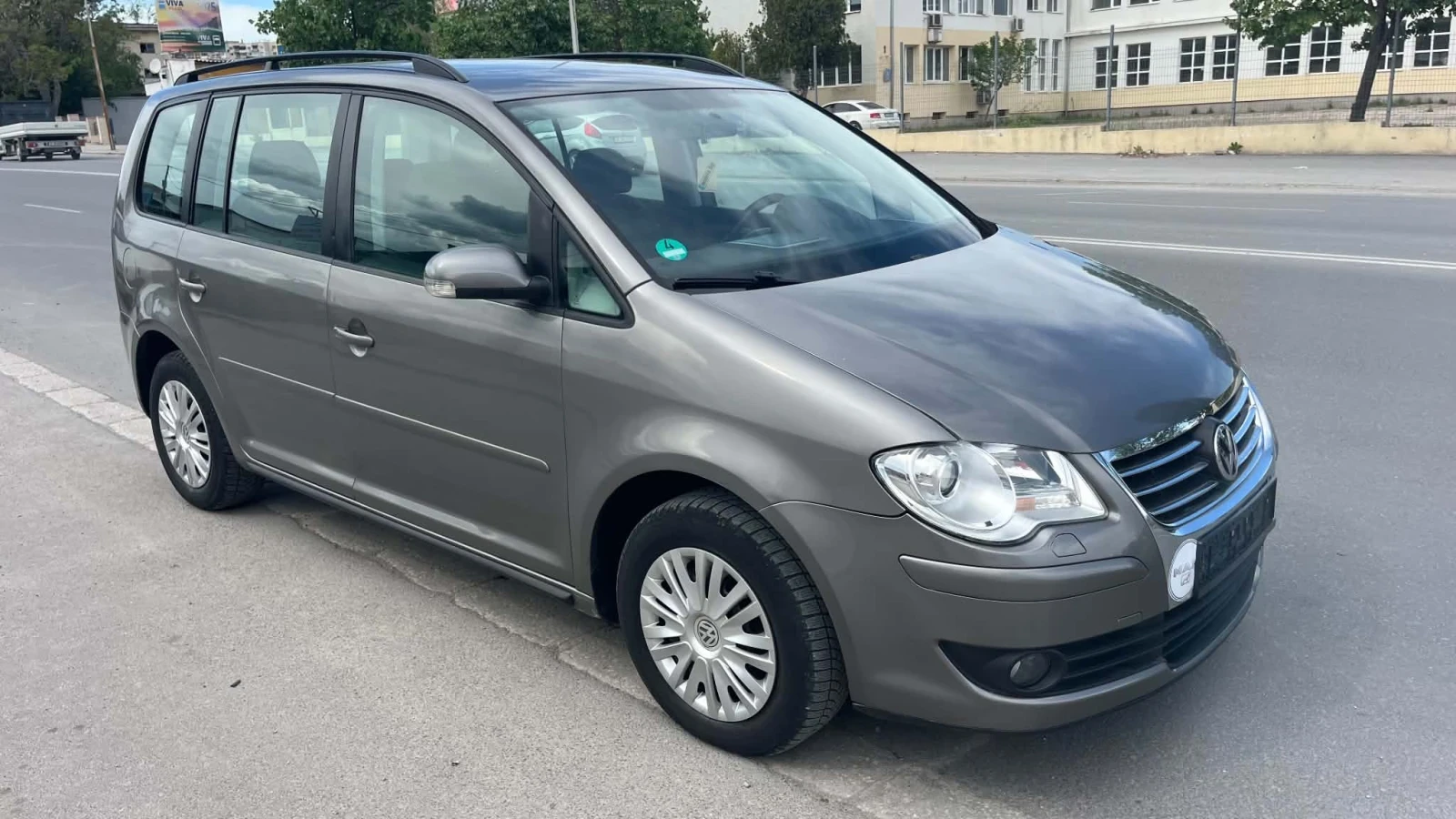 VW Touran 1.9 TDI- 105кс, снимка 2 - Автомобили и джипове - 54526216
