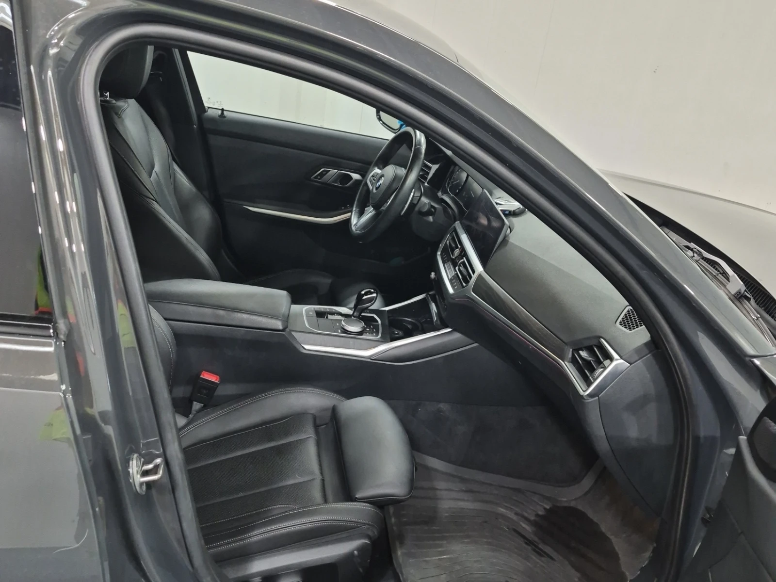 BMW 330 I * XDRIVE * M SPORT * 2022 * ПАНОРАМА  * CARFAX *, снимка 7 - Автомобили и джипове - 55473318