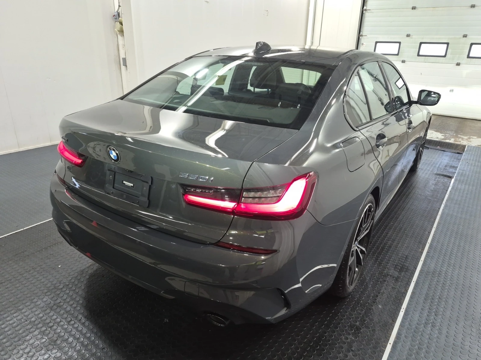 BMW 330 I * XDRIVE * M SPORT * 2022 * ПАНОРАМА  * CARFAX *, снимка 3 - Автомобили и джипове - 55473318