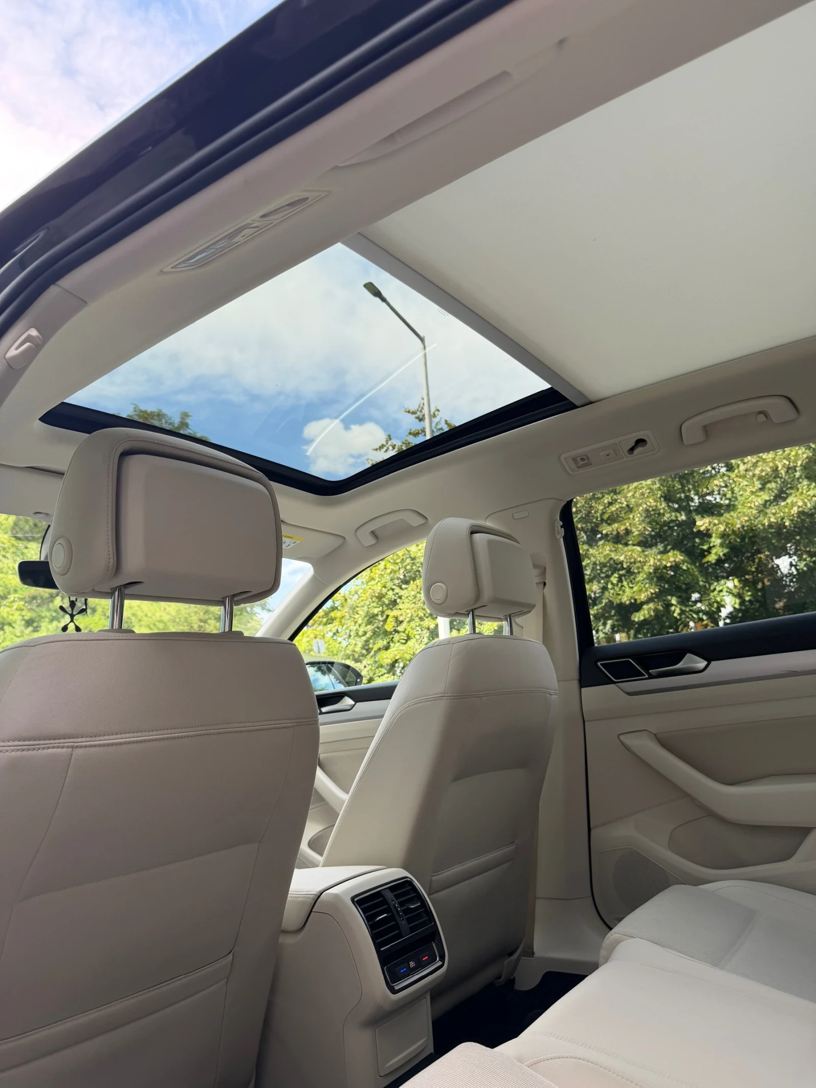 VW Passat DSG7/2019/169 500км/ПАНОРАМА/ACC/LED/DAS WELTAUTO, снимка 8 - Автомобили и джипове - 56228692