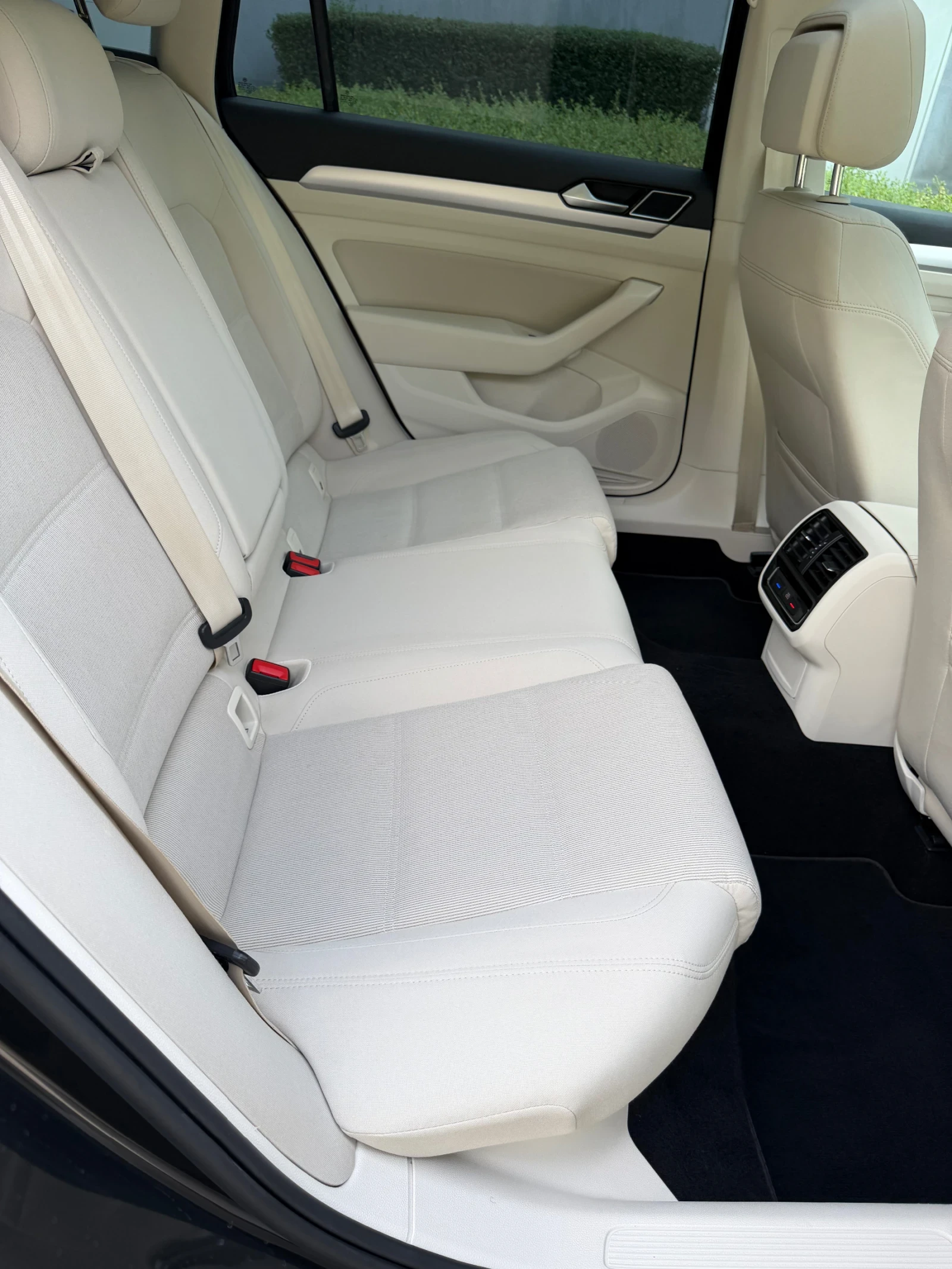 VW Passat TDI DSG ACC LED ПАНОРАМА, снимка 14 - Автомобили и джипове - 55974830