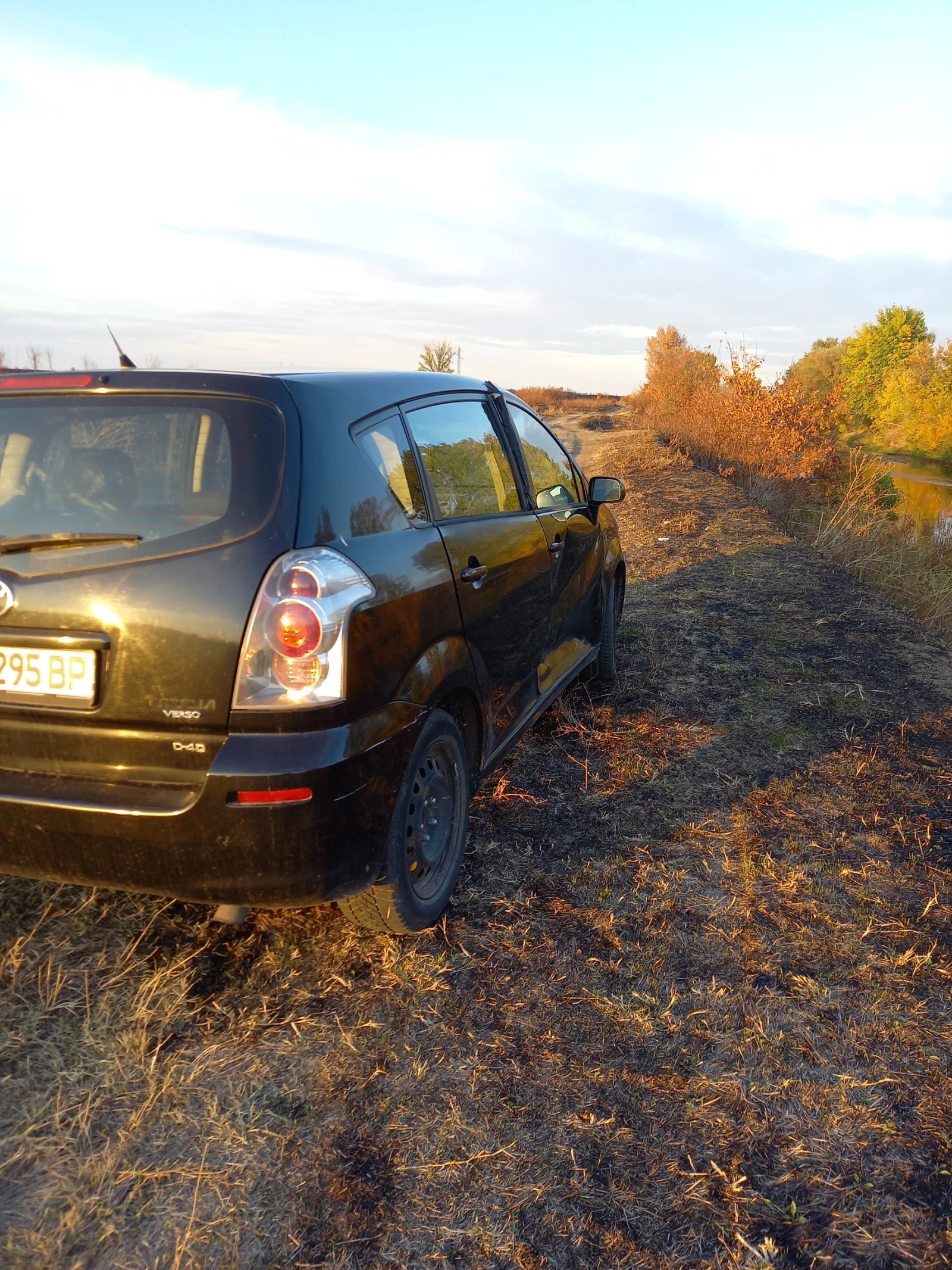 Toyota Corolla verso, снимка 3 - Автомобили и джипове - 56569861
