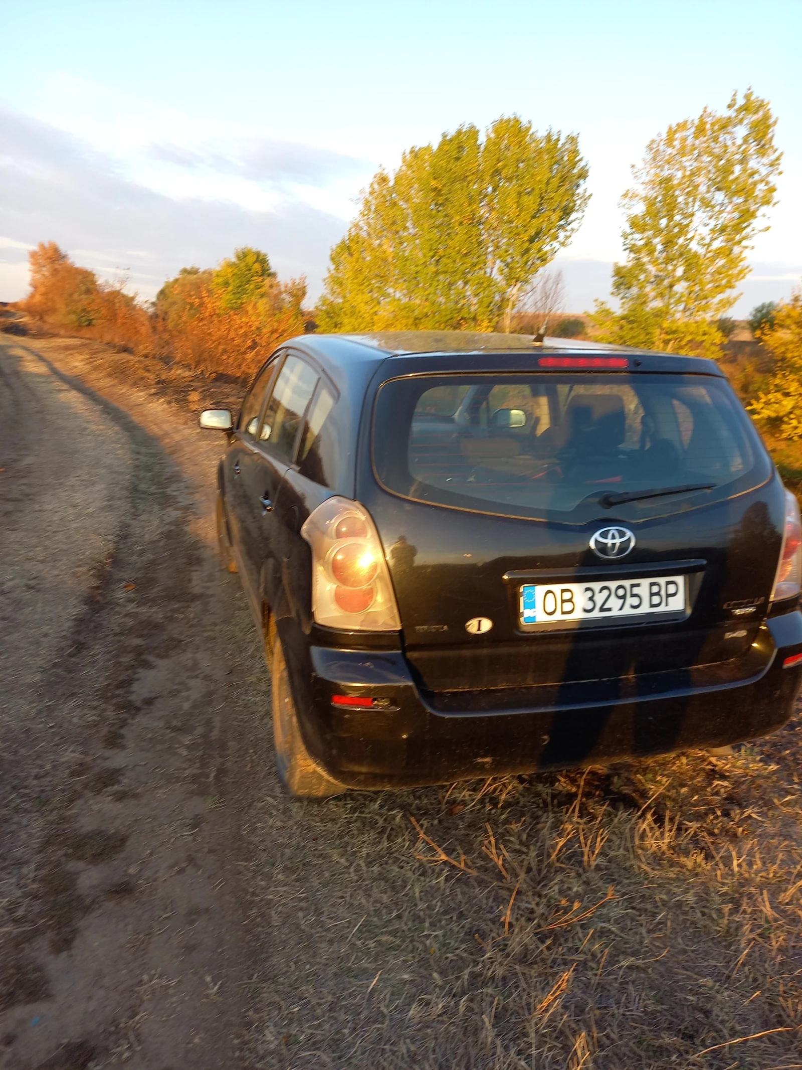 Toyota Corolla verso, снимка 4 - Автомобили и джипове - 56569861