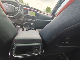 Toyota Hilux 2.8 GR-SPORT, снимка 11