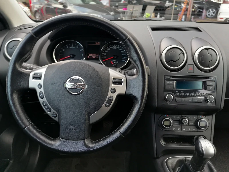 Nissan Qashqai 1.6* * , снимка 13 - Автомобили и джипове - 43392044