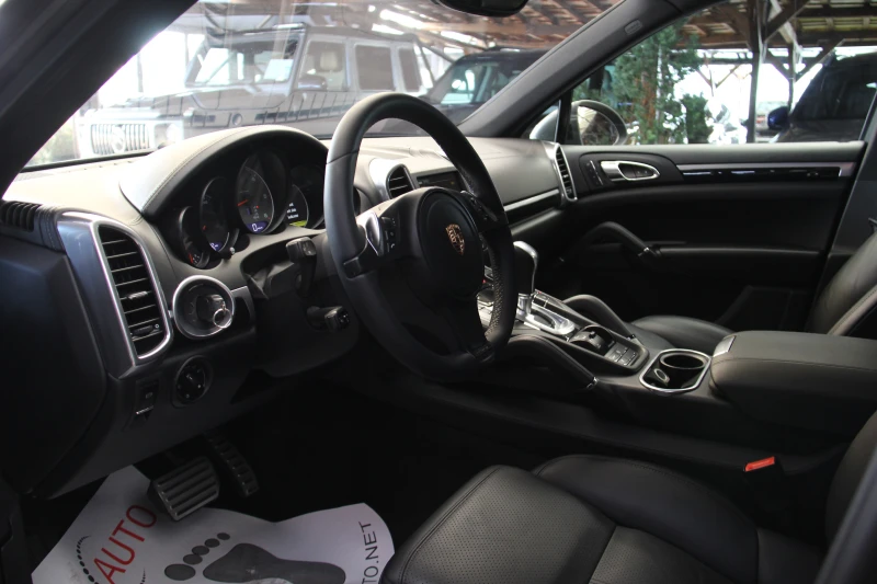 Porsche Cayenne 4.2TDI/BiXenon/Distronic/Подгрев/Камера, снимка 8 - Автомобили и джипове - 47696786