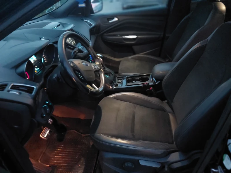 Ford Kuga 2.0D 4?4 ST 180k. Панорама, снимка 17 - Автомобили и джипове - 52683086