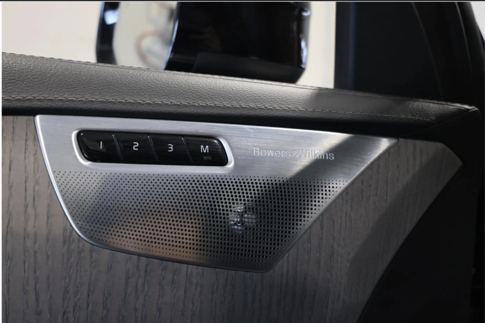 Volvo Xc90 T6* INSCRIPTINO* BOWER* WILKINS* ХЕДЪП* ОБДУХВАНЕ* - изображение 10