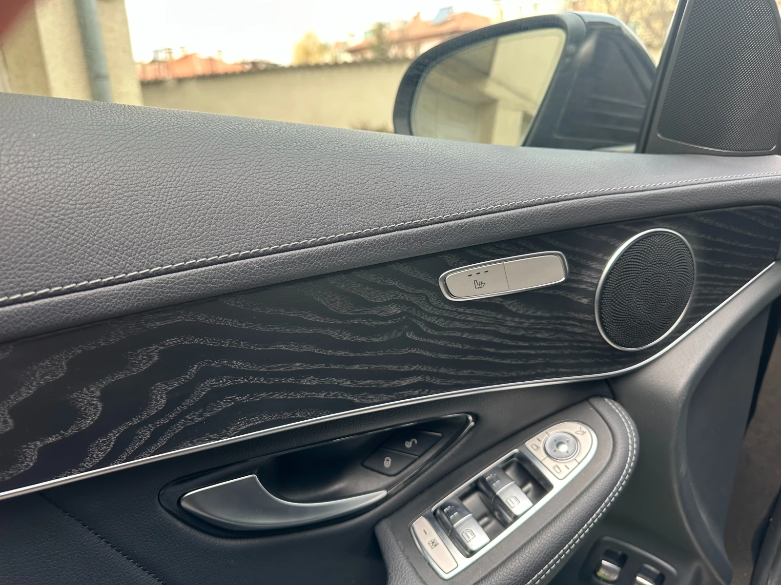 Mercedes-Benz GLC 300, снимка 5 - Автомобили и джипове - 53872984