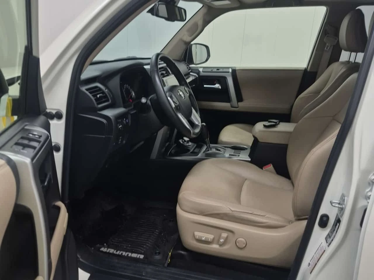 Toyota 4runner * 4WD * 2 КЛЮЧА* ПАНО* ПОДГРЕВ* KEYLESS* , снимка 5 - Автомобили и джипове - 54001832