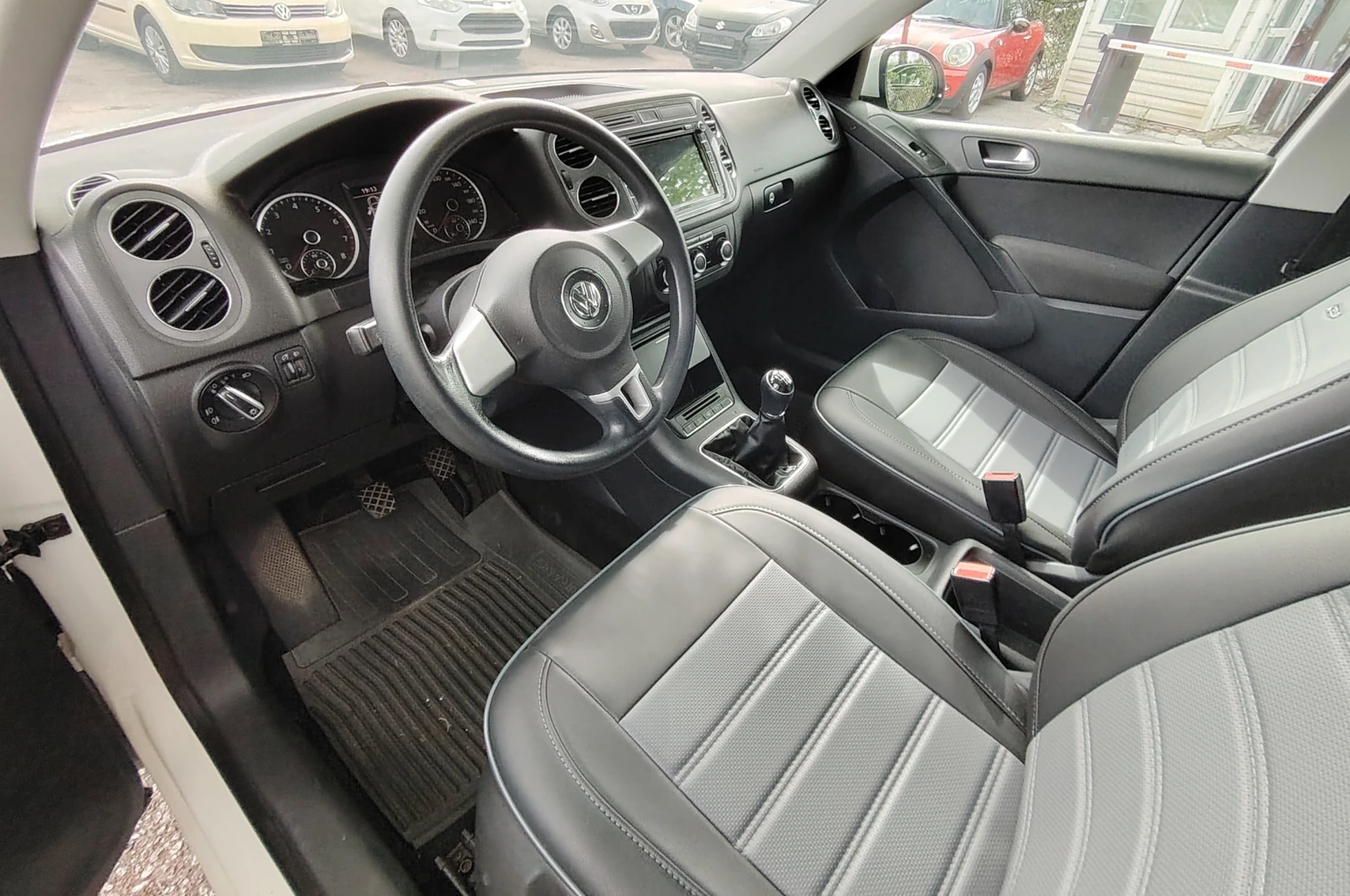 VW Tiguan PANORAMA, снимка 11 - Автомобили и джипове - 54482112