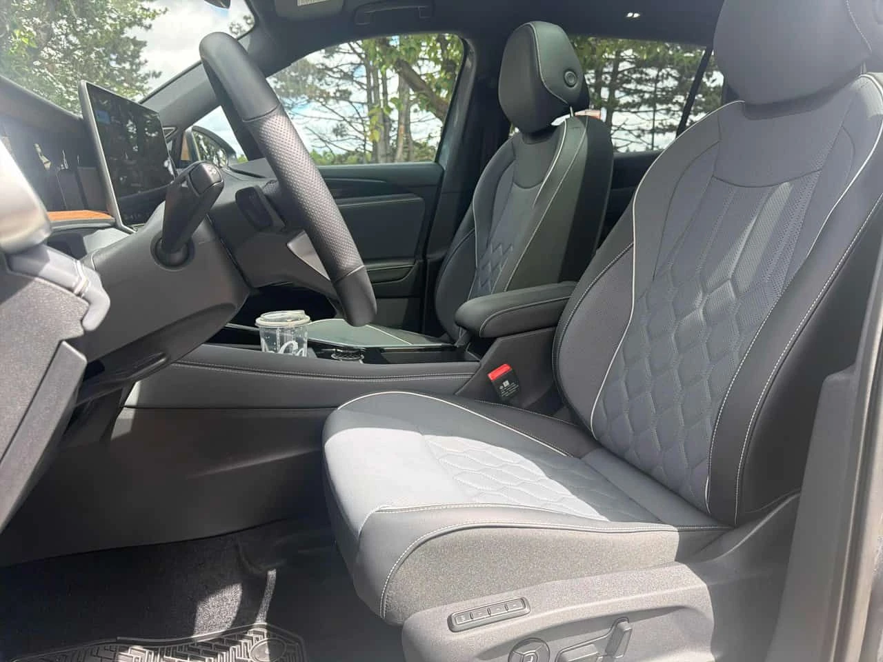 VW Tiguan * Highline Turbo R Line* АВТОКРЕДИТ* , снимка 10 - Автомобили и джипове - 55194942