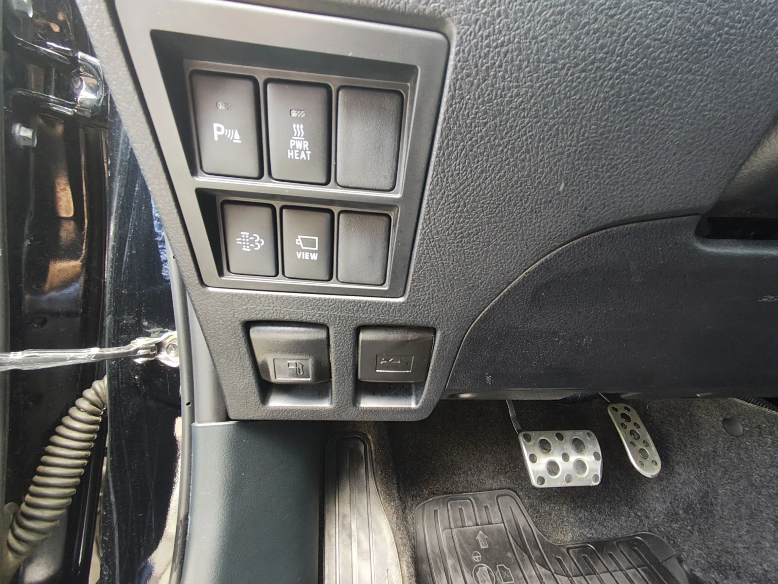 Toyota Hilux 2.8 GR-SPORT, снимка 9 - Автомобили и джипове - 55348606