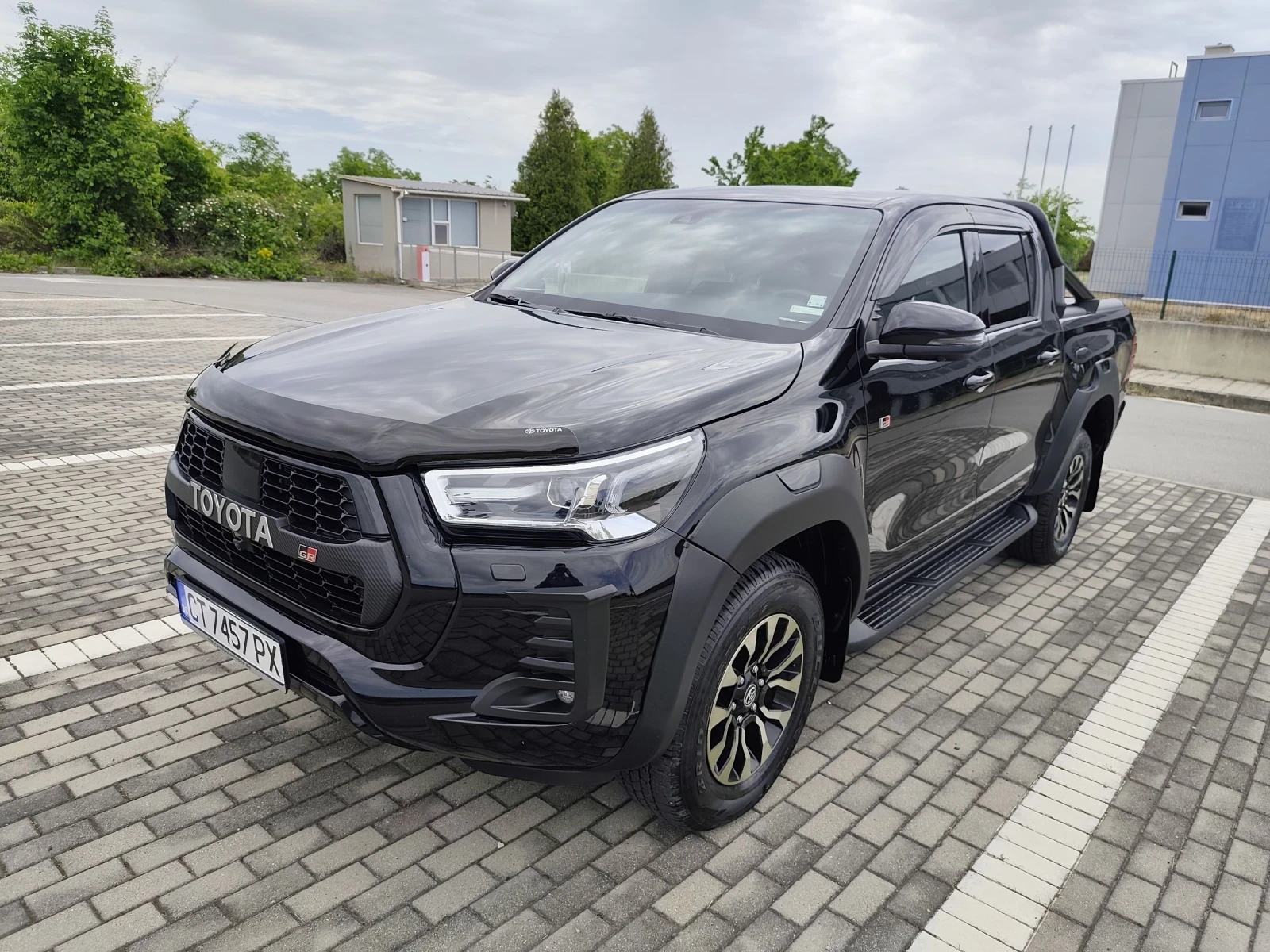 Toyota Hilux 2.8 GR-SPORT, снимка 2 - Автомобили и джипове - 55348606