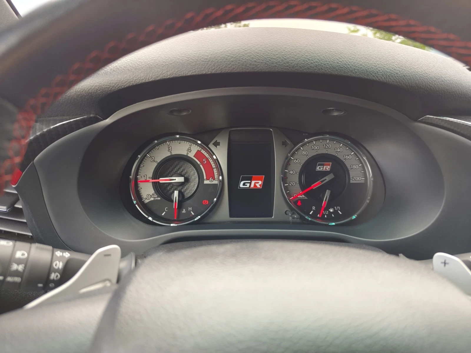 Toyota Hilux 2.8 GR-SPORT, снимка 13 - Автомобили и джипове - 55348606