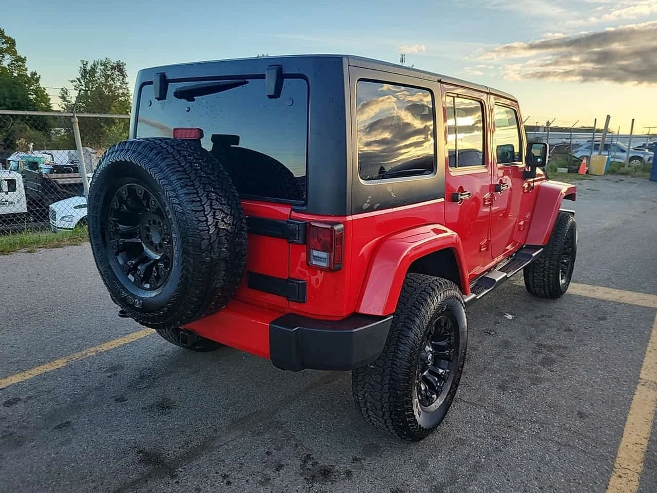 Jeep Wrangler * 4x4 Sahara * CARFAX * ПОДГРЕВ * , снимка 3 - Автомобили и джипове - 56313628