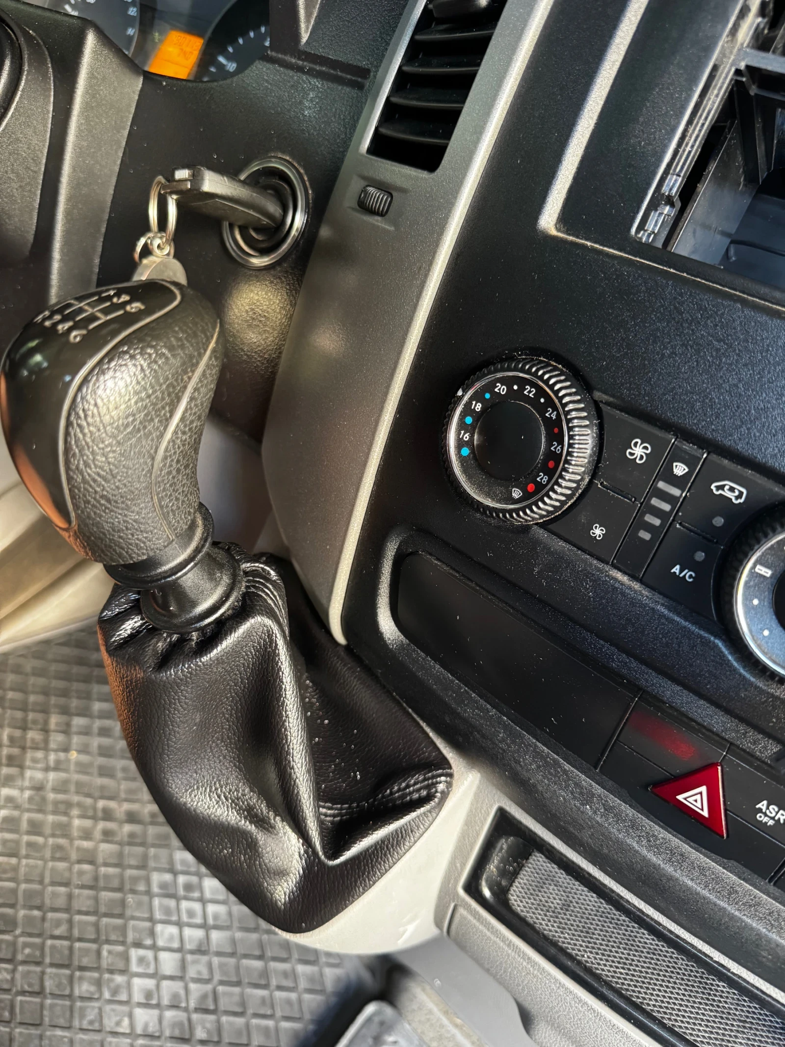 Mercedes-Benz Sprinter 319 Пътна помощ N1 - изображение 5