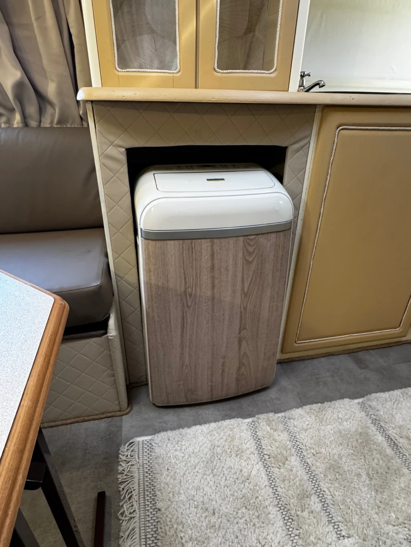 Каравана Tabbert Comtesse, снимка 6 - Каравани и кемпери - 52295024