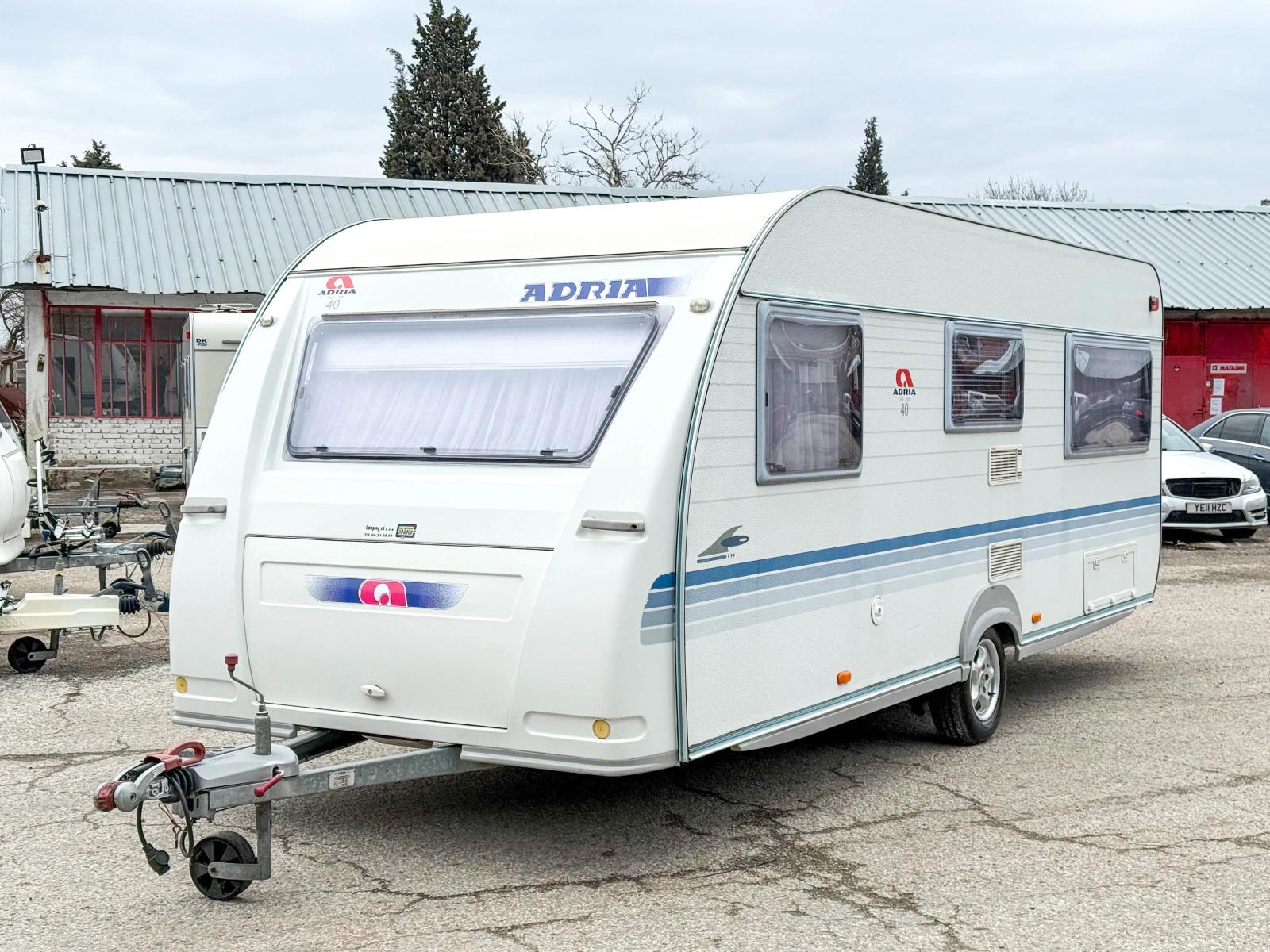 Каравана Adria Adora 562 UP, снимка 4 - Каравани и кемпери - 53907203