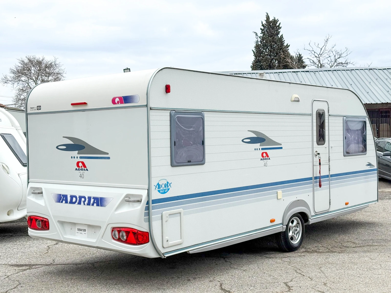 Каравана Adria Adora 562 UP, снимка 2 - Каравани и кемпери - 53907203