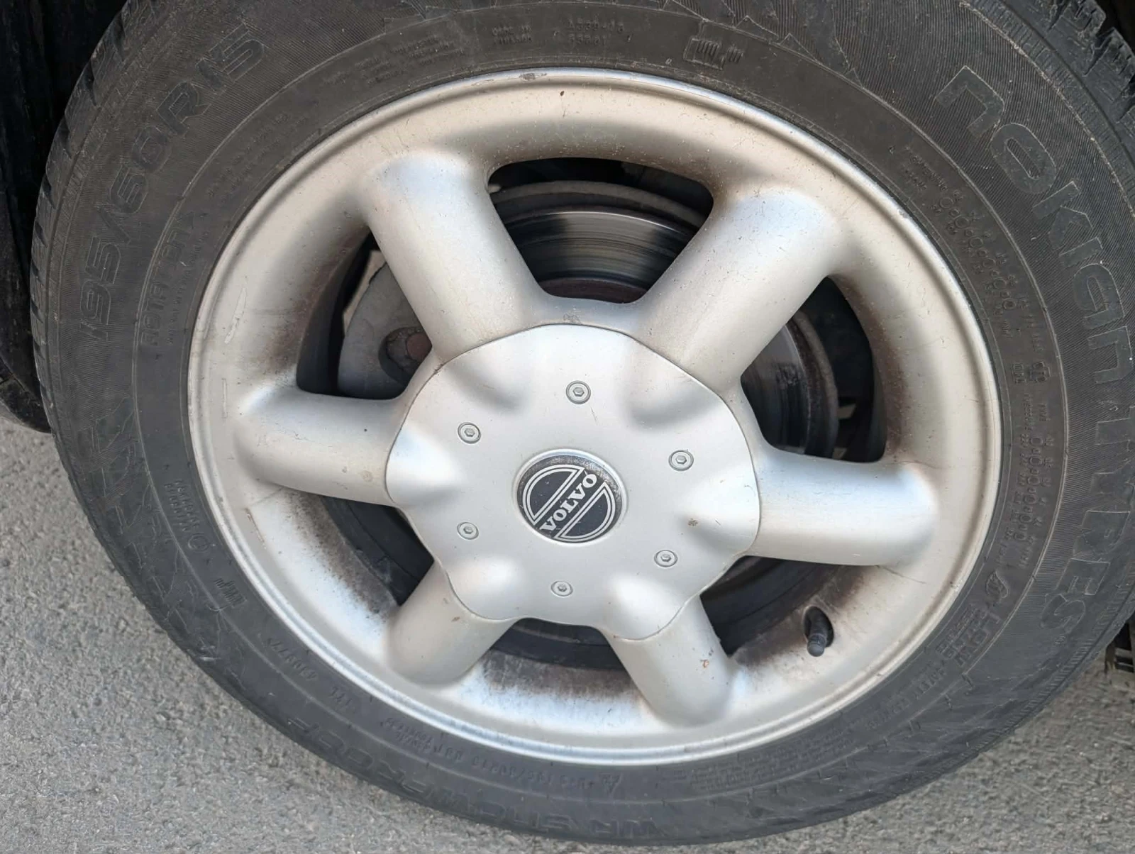 Гуми с джанти Nokian 195/60R15, снимка 4 - Гуми и джанти - 55911270