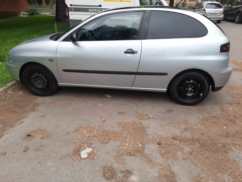 Seat Ibiza, снимка 11 - Автомобили и джипове - 47655377