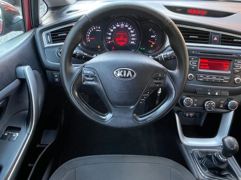 Kia Ceed 1.4 i A/C, снимка 12 - Автомобили и джипове - 48656775