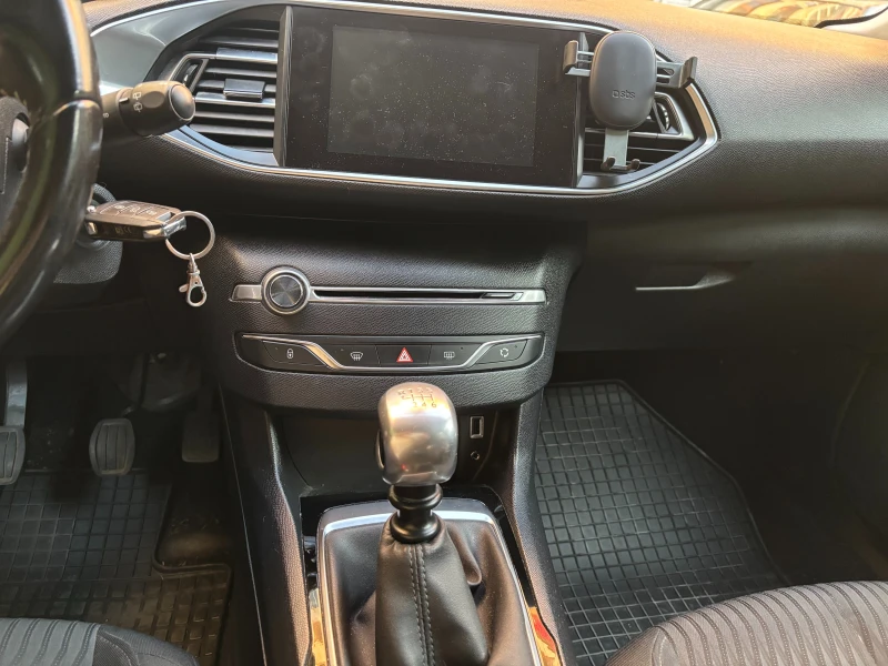Peugeot 308 1.6 120 кс, снимка 9 - Автомобили и джипове - 52395897
