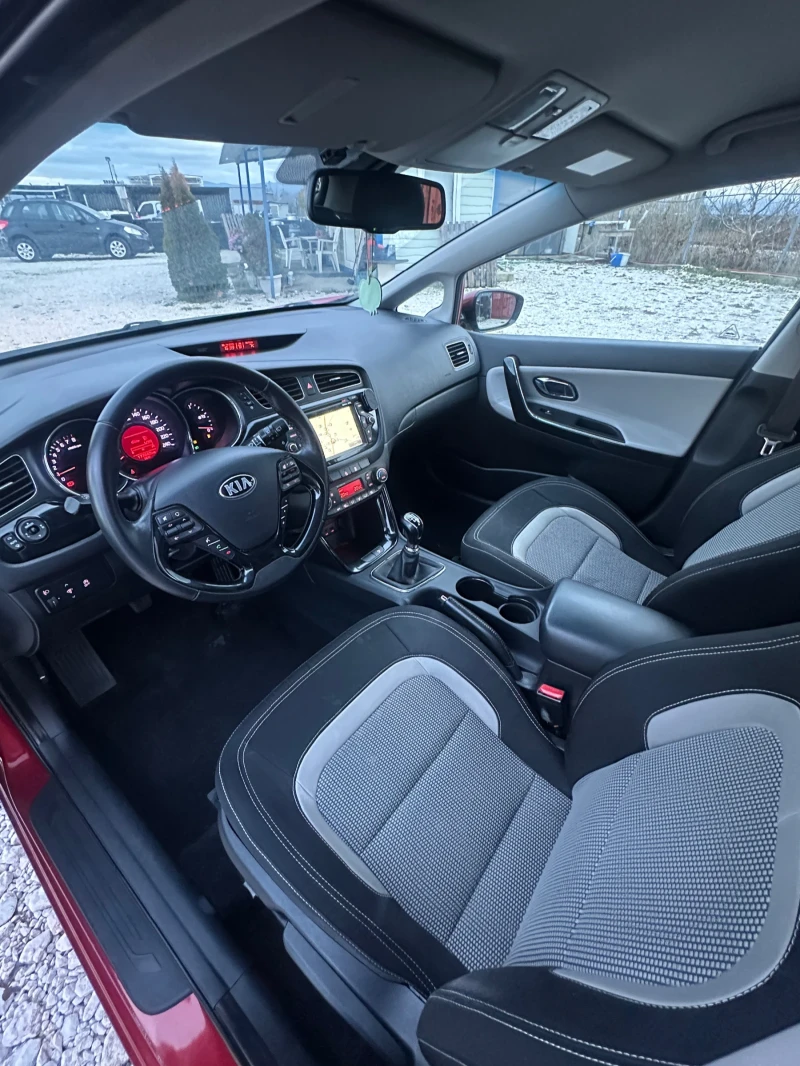 Kia Ceed 1.6 GDI Navi Led , снимка 9 - Автомобили и джипове - 52593965