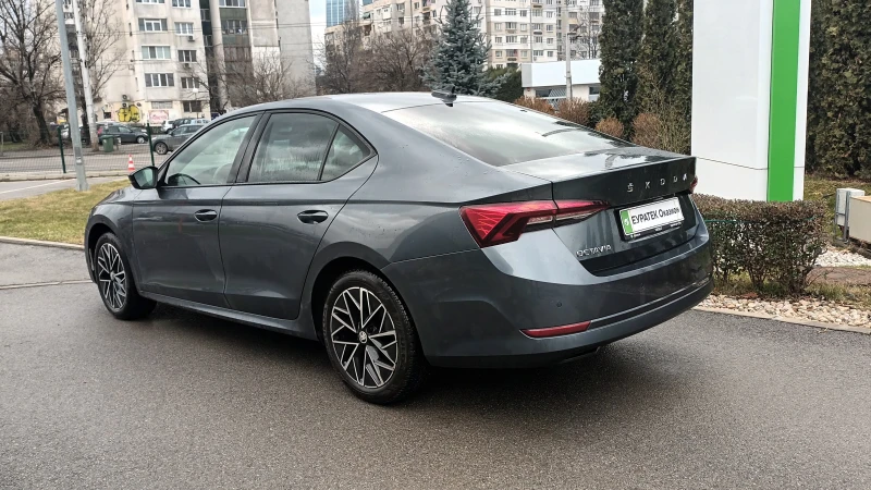 Skoda Octavia 1.5 TSI 6MT, снимка 4 - Автомобили и джипове - 53391635