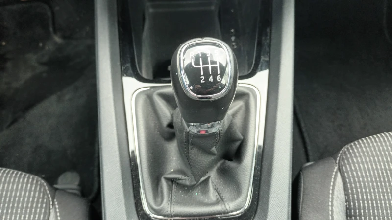 Skoda Octavia 1.5 TSI 6MT, снимка 11 - Автомобили и джипове - 53391635