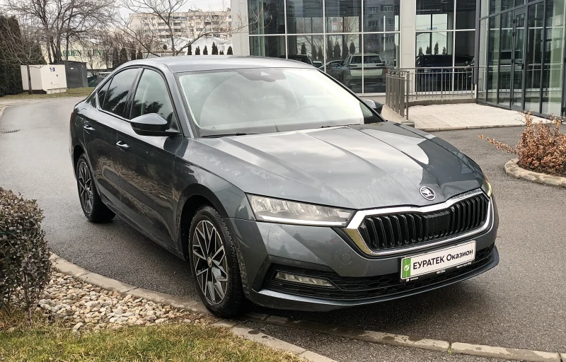 Skoda Octavia 1.5 TSI 6MT, снимка 2 - Автомобили и джипове - 53391635