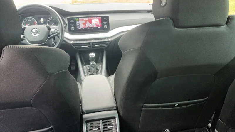 Skoda Octavia 1.5 TSI 6MT, снимка 9 - Автомобили и джипове - 53391635