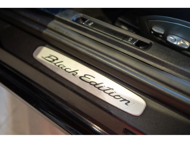 Porsche 911 Carrera Black Edition, снимка 17 - Автомобили и джипове - 53568134