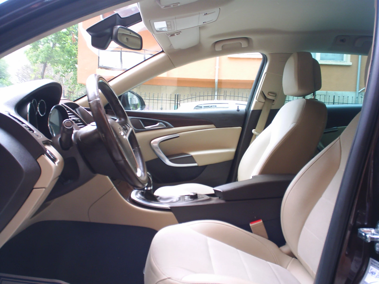 Opel Insignia 2.0 CDTI 4X4 160к.с - изображение 8