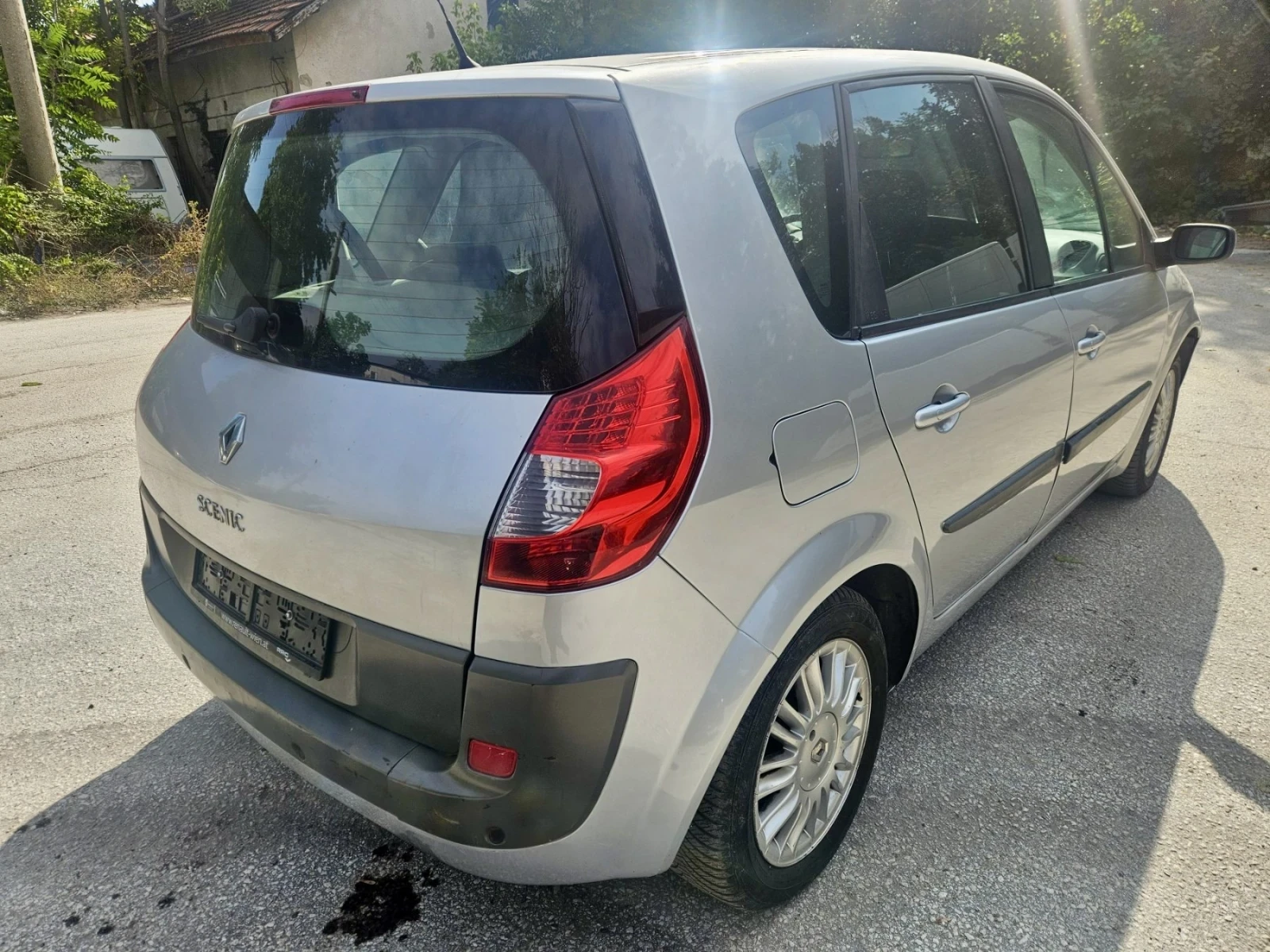 Renault Scenic 1.6 111кс - изображение 8