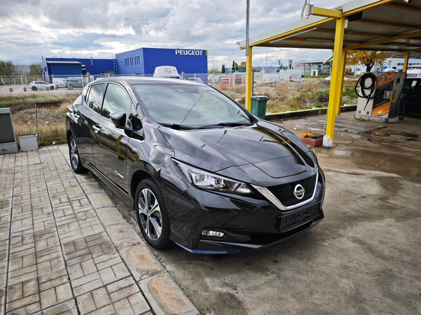 Nissan Leaf   - изображение 2