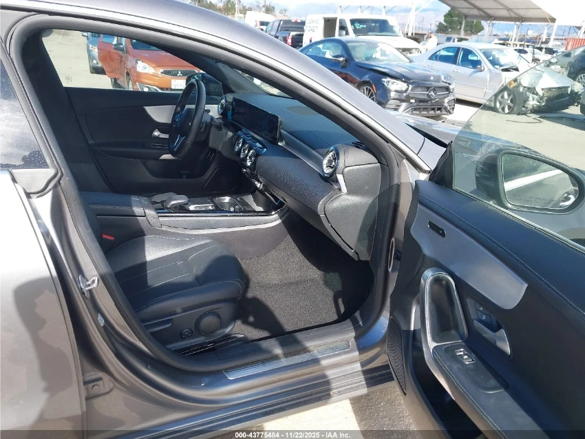 Mercedes-Benz CLA 250 COUPE* DIGITAL* �������* 360 | Mobile.bg � ����������� 8