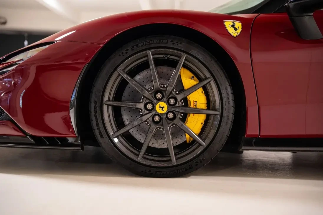 Ferrari SF 90 Asseto Fiorano Боя специална * 1000 състезания* , снимка 7 - Автомобили и джипове - 53813769