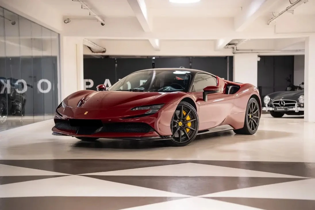 Ferrari SF 90 Asseto Fiorano Боя специална * 1000 състезания*  | Auto.bg — изображение 1