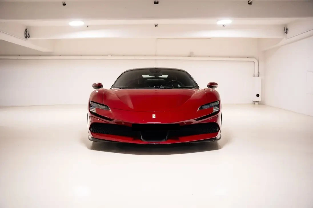 Ferrari SF 90 Asseto Fiorano Боя специална * 1000 състезания* , снимка 2 - Автомобили и джипове - 53813769