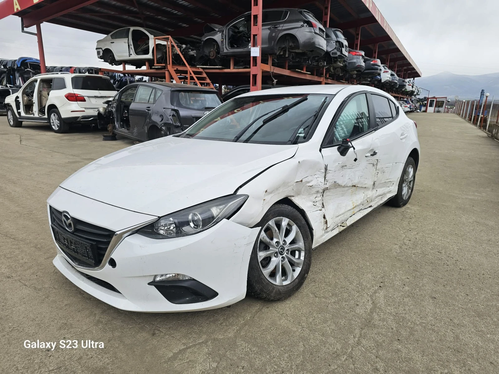 Mazda 3, снимка 2 - Автомобили и джипове - 53945828