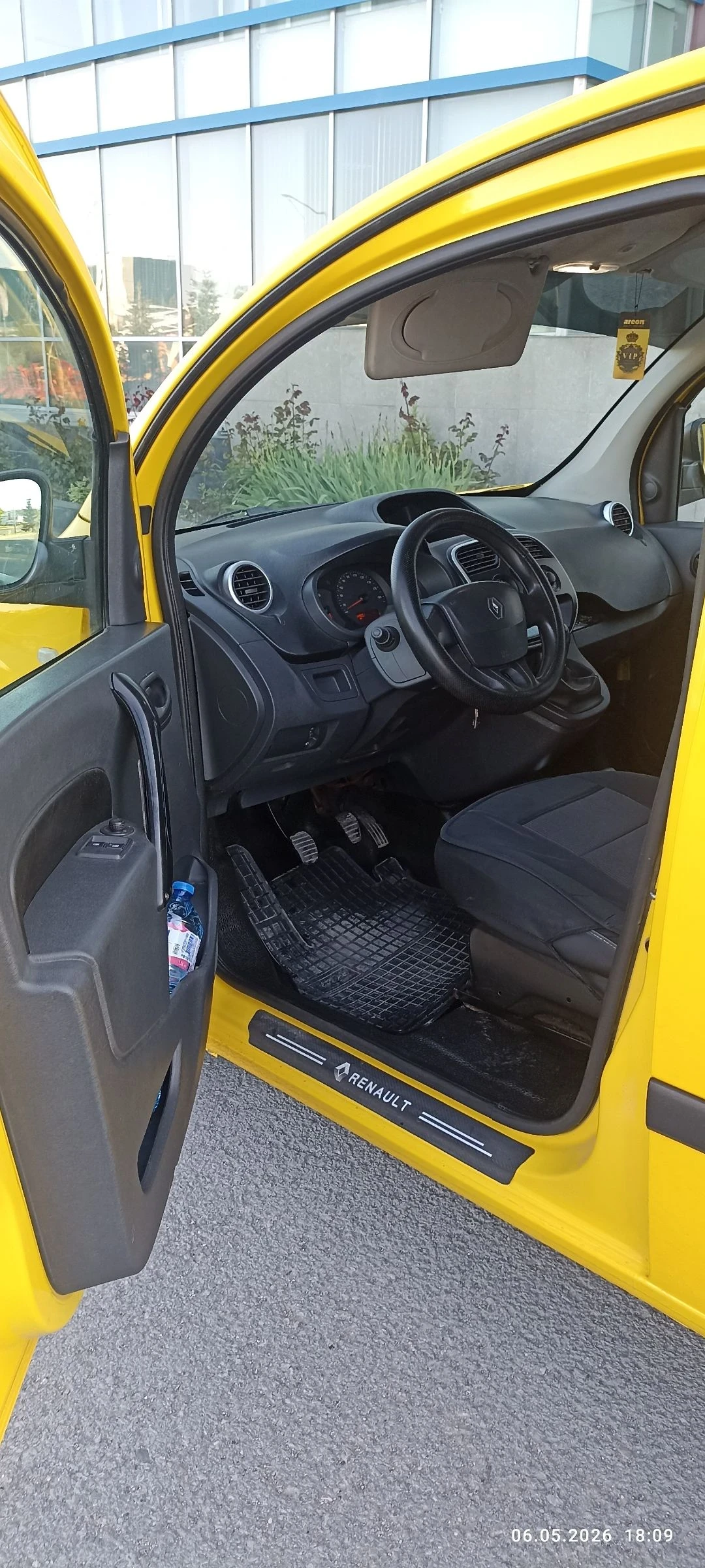 Renault Kangoo 1.5dci, снимка 6 - Автомобили и джипове - 54444411