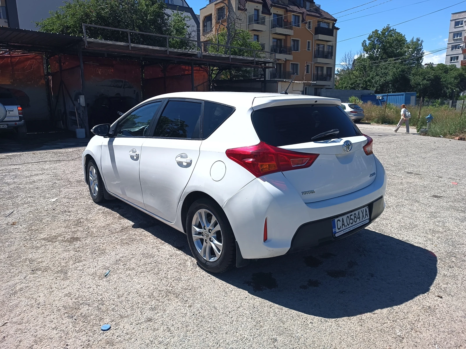 Toyota Auris + газ, снимка 3 - Автомобили и джипове - 54939768