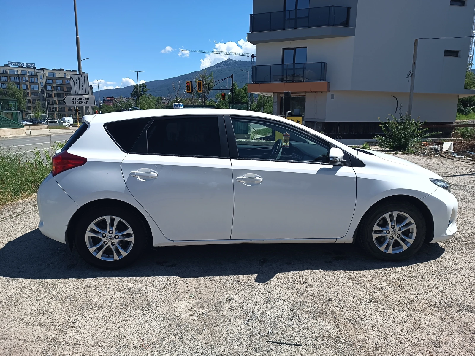 Toyota Auris + газ, снимка 6 - Автомобили и джипове - 54939768