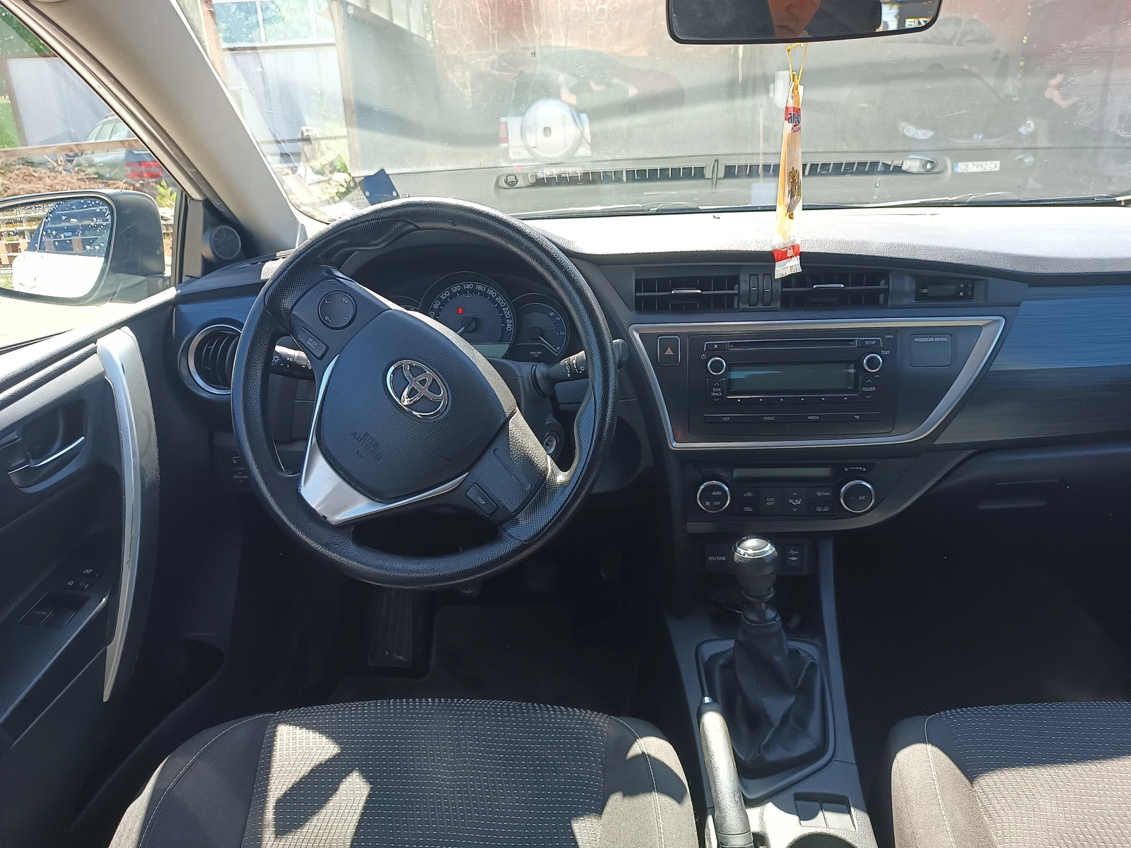 Toyota Auris + газ, снимка 9 - Автомобили и джипове - 54939768