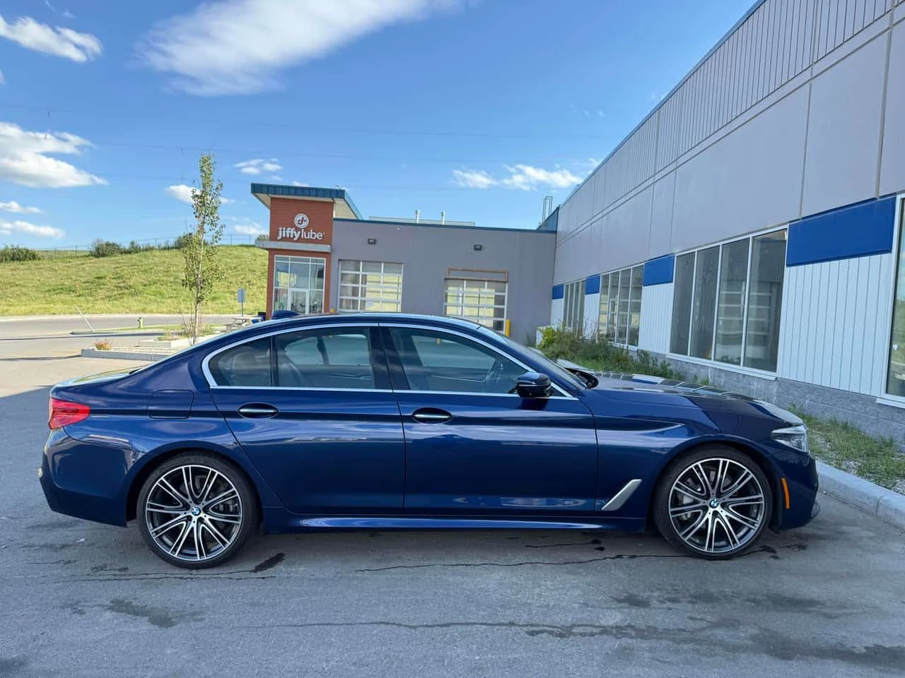 BMW 540 * xDrive * ДИСТРОНИК * МАСАЖИ * ОБДУХВАНЕ , снимка 3 - Автомобили и джипове - 55177217