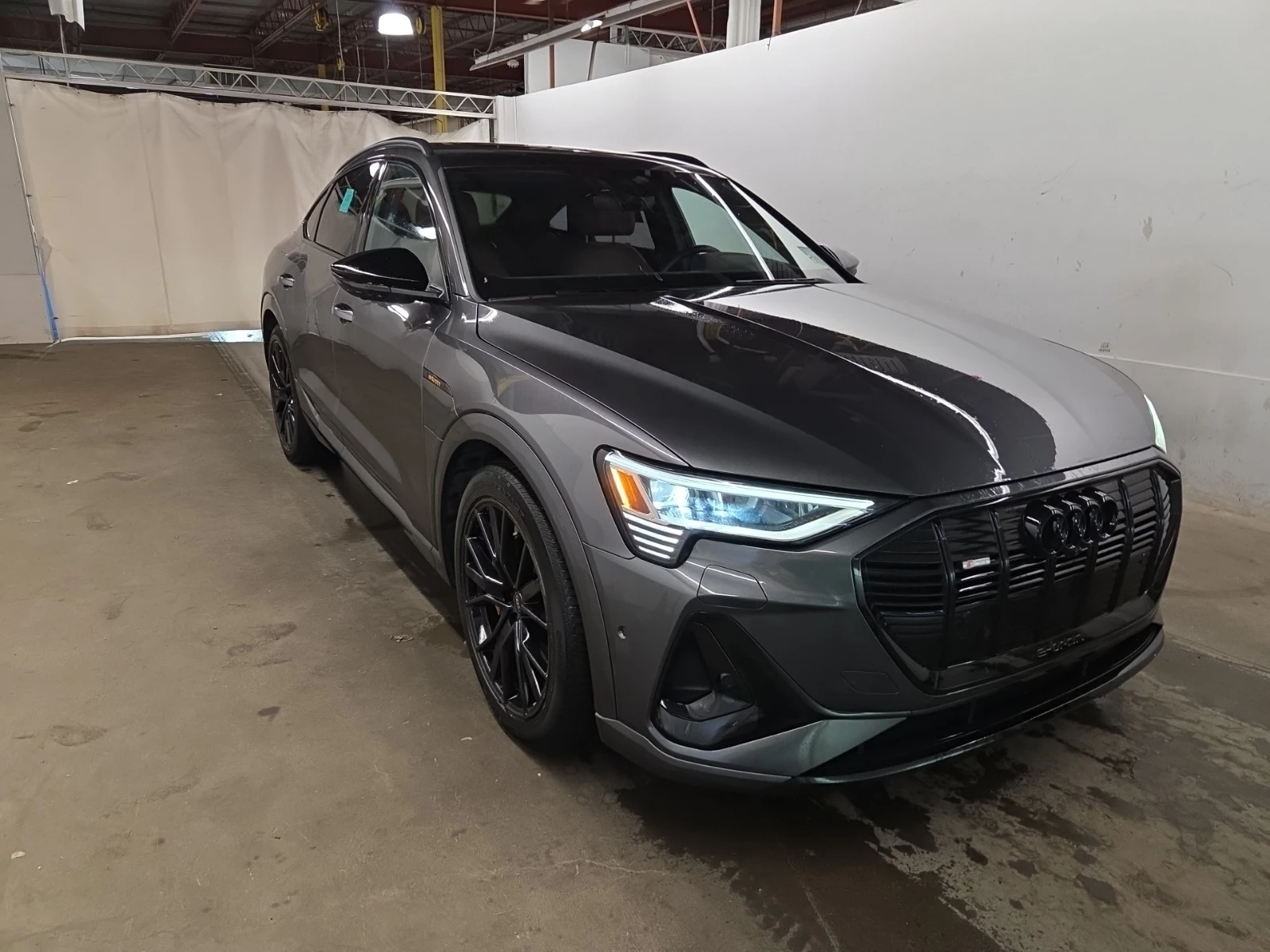 Audi E-Tron Sportback Technik / Quattro / HUD /, снимка 3 - Автомобили и джипове - 55261211