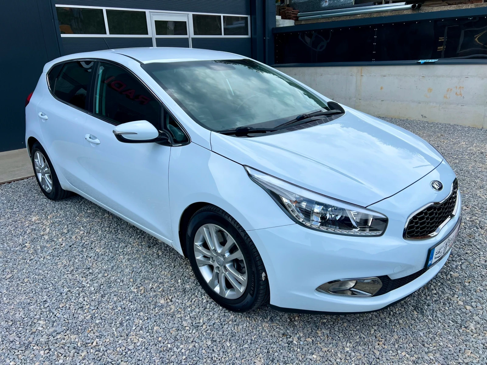 Kia Ceed 1.6i ШВЕЙЦАРИЯ, снимка 2 - Автомобили и джипове - 55316738